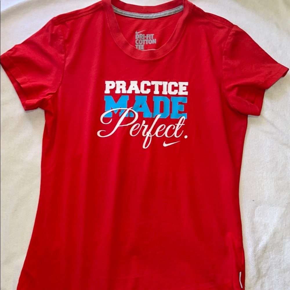 Nike Red dri-fit Short Sleeve Tee Large